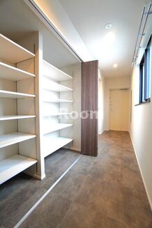 東京都豊島区駒込1丁目　ロイジェント駒込六義園