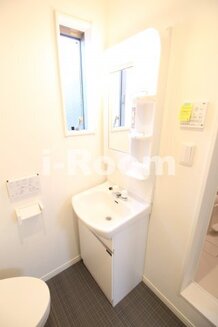 コンフォール駒込　201　豊島区駒込6