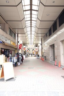 【生活雑貨店】佐竹商店街まで1309ｍ