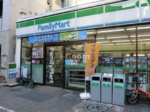【コンビニエンスストア】ファミリーマート　豊島区駒込店まで225ｍ