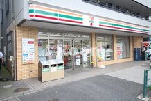 【コンビニエンスストア】セブンイレブン　北区志茂駅前店まで139ｍ